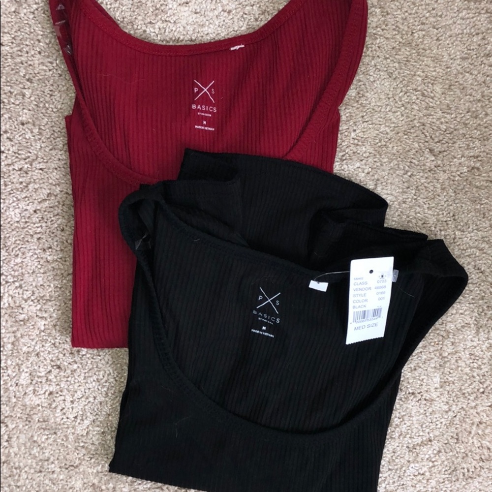 PacSun 2 crop t-shirt bundle